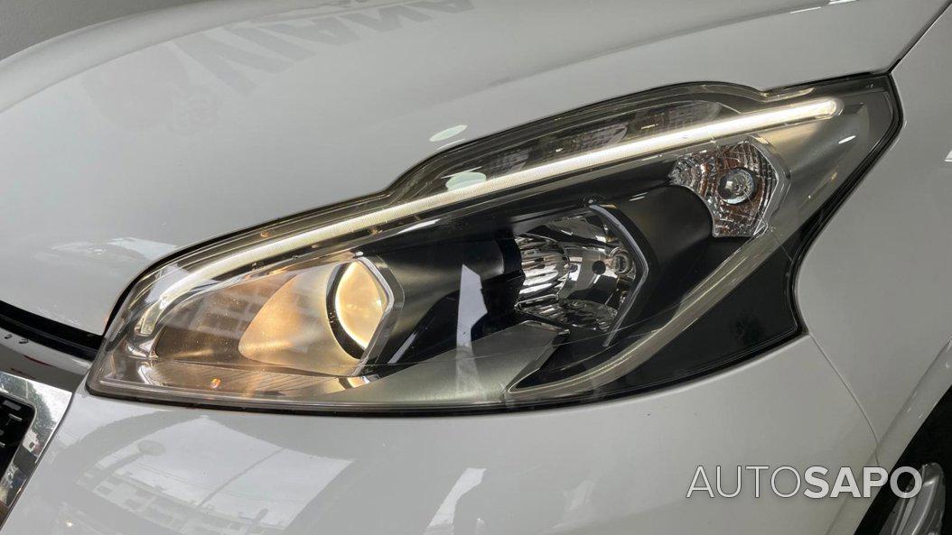 Peugeot 208 1.2 PureTech Life Signature de 2018