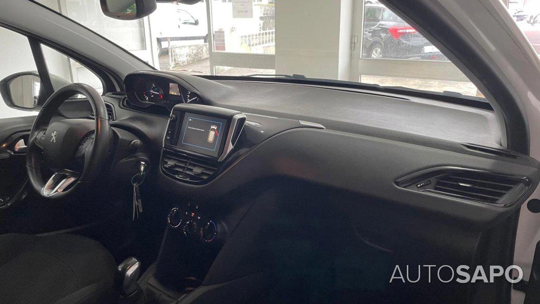 Peugeot 208 1.2 PureTech Life Signature de 2018