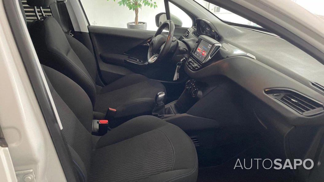 Peugeot 208 1.2 PureTech Life Signature de 2018