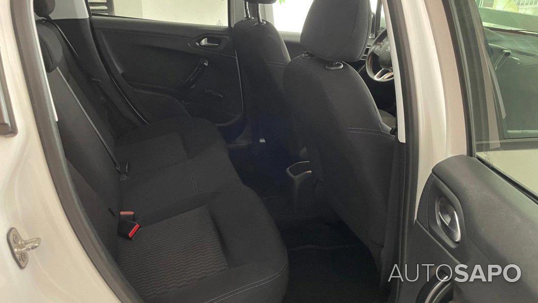 Peugeot 208 1.2 PureTech Life Signature de 2018