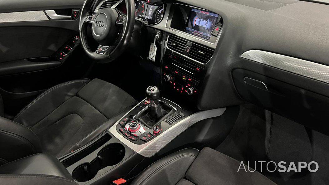 Audi A4 Avant 2.0 TDi S-line de 2012