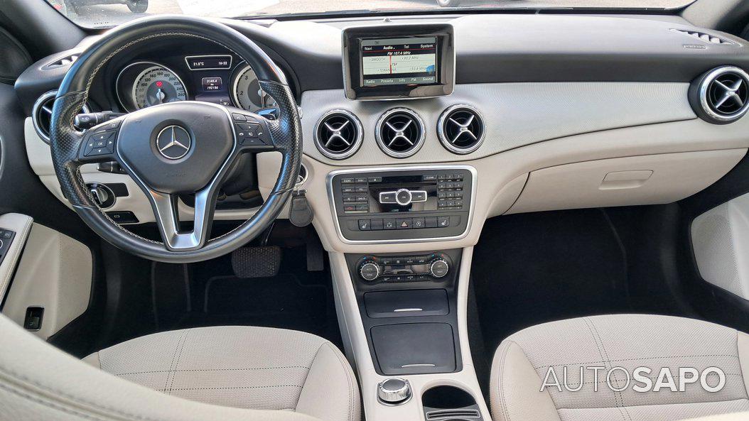 Mercedes-Benz Classe GLA 220 d Urban 4-Matic de 2015