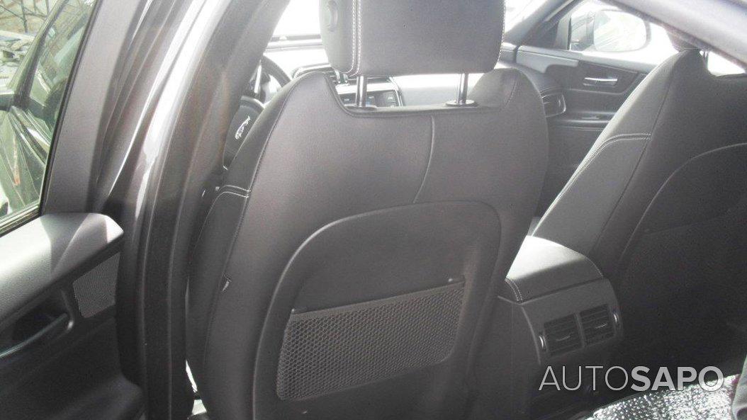 Jaguar XE 2.0 D R-Sport Aut. de 2017