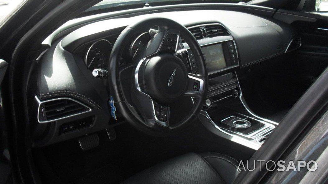 Jaguar XE 2.0 D R-Sport Aut. de 2017