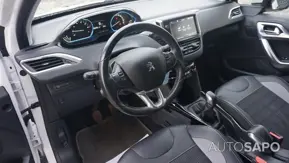 Peugeot 2008 1.2 PureTech Allure de 2019