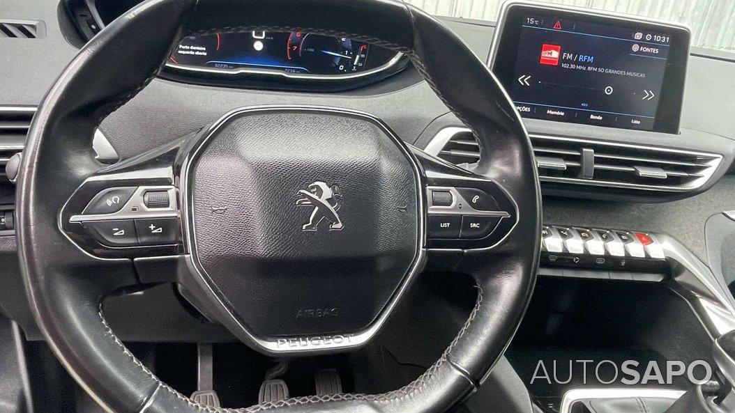 Peugeot 5008 1.2 PureTech Allure J18 de 2017