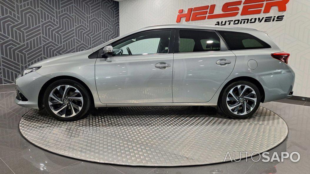 Toyota Auris 1.6 D-4D Comfort+Pack Sport+Navi de 2015