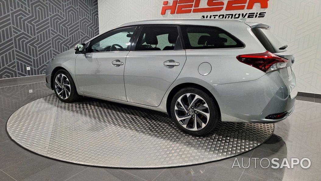 Toyota Auris 1.6 D-4D Comfort+Pack Sport+Navi de 2015