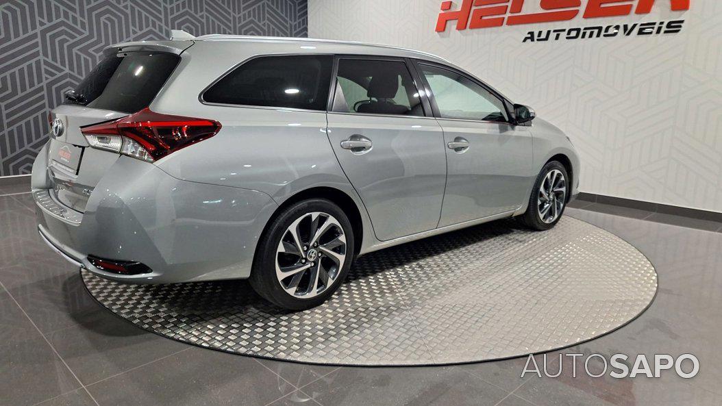 Toyota Auris 1.6 D-4D Comfort+Pack Sport+Navi de 2015