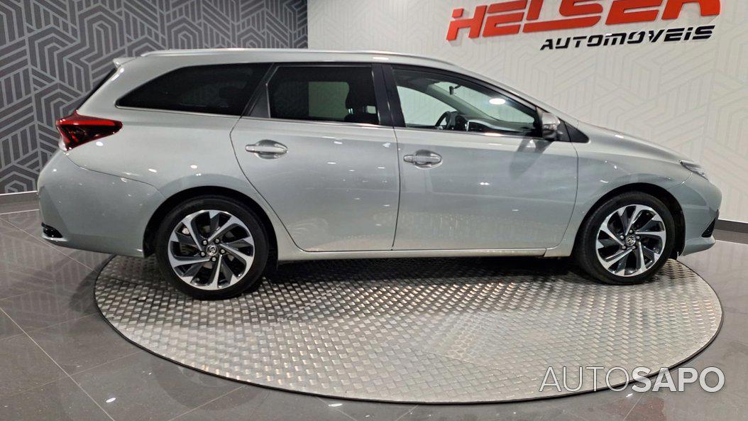 Toyota Auris 1.6 D-4D Comfort+Pack Sport+Navi de 2015