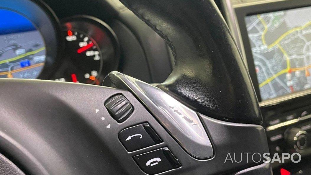Porsche Cayenne S Hybrid de 2011