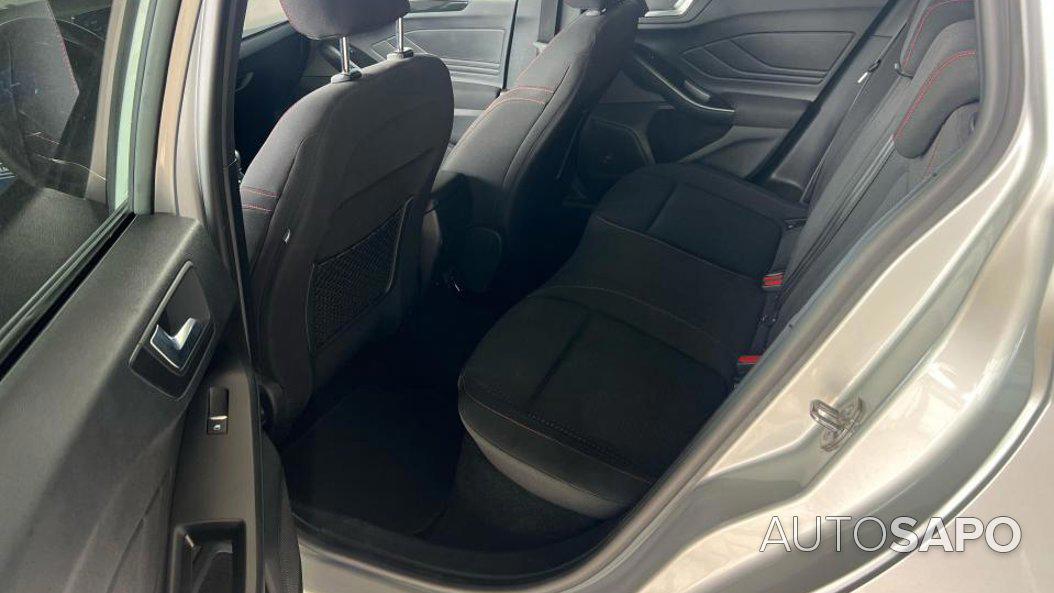 Ford Focus 1.0 EcoBoost ST-Line X de 2023