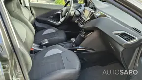 Peugeot 2008 1.2 PureTech Allure EAT8 de 2017