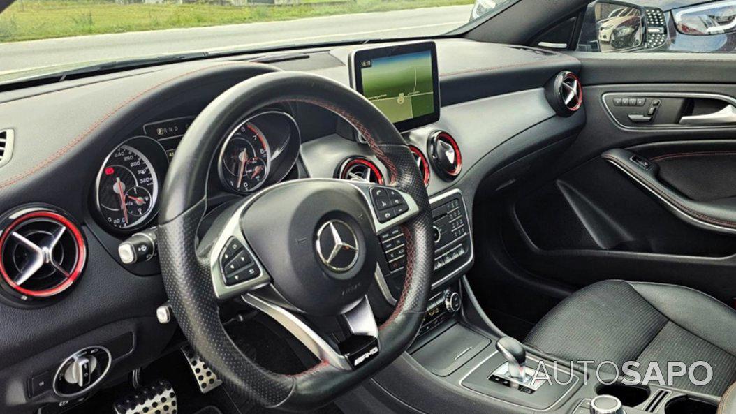 Mercedes-Benz Classe CLA 45 AMG 4-Matic de 2015