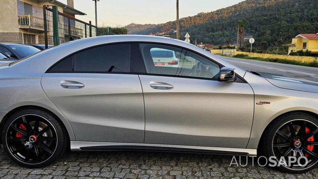 Mercedes-Benz Classe CLA 45 AMG 4-Matic de 2015