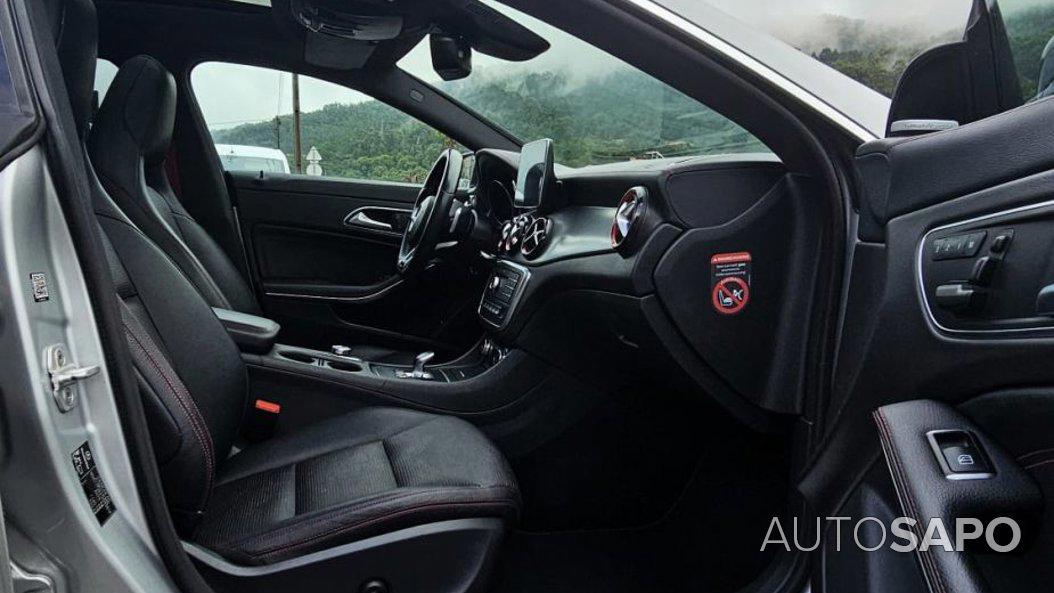 Mercedes-Benz Classe CLA 45 AMG 4-Matic de 2015