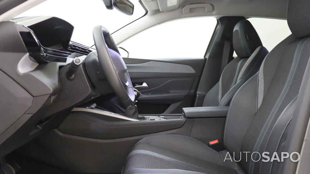 Peugeot 308 1.2 PureTech Allure J17 de 2024