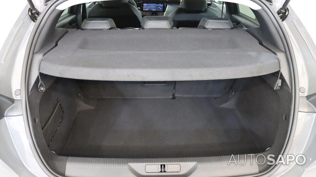Peugeot 308 1.2 PureTech Allure J17 de 2024