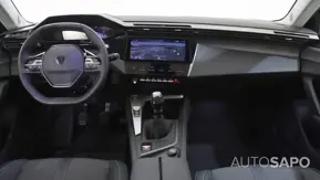 Peugeot 308 1.2 PureTech Allure J17 de 2024