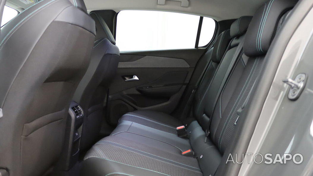 Peugeot 308 1.2 PureTech Allure J17 de 2024