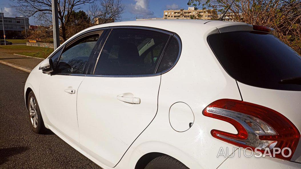 Peugeot 208 1.2 PureTech Allure de 2013