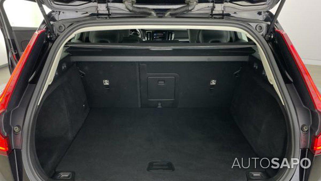 Volvo V60 2.0 B4 Momentum Core de 2021