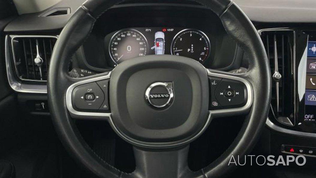 Volvo V60 2.0 B4 Momentum Core de 2021