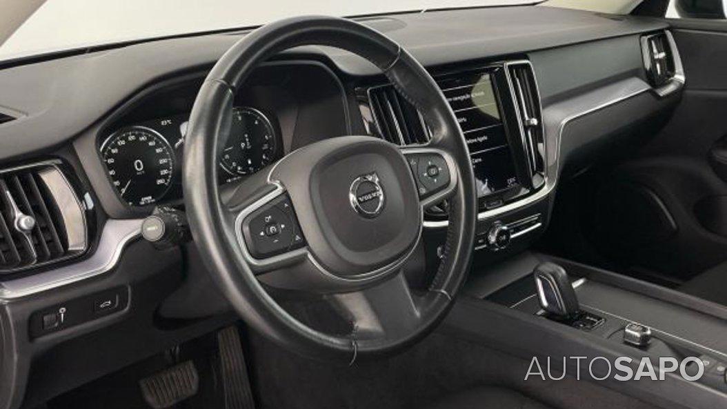Volvo V60 2.0 B4 Momentum Core de 2021