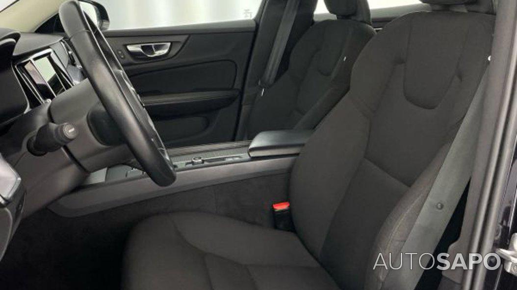 Volvo V60 2.0 B4 Momentum Core de 2021