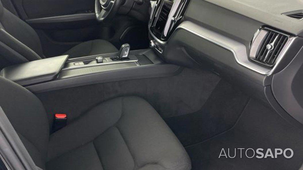 Volvo V60 2.0 B4 Momentum Core de 2021