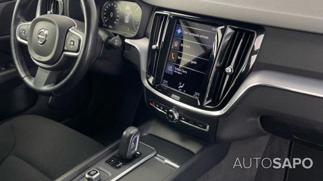 Volvo V60 2.0 B4 Momentum Core de 2021