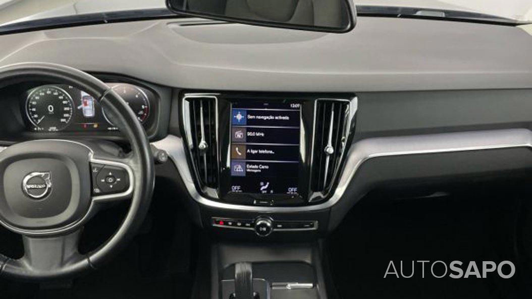 Volvo V60 2.0 B4 Momentum Core de 2021