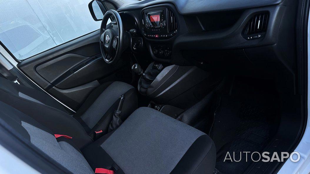 Fiat Doblo 1.6 MJ XL Easy 3L com 2JG de 2022