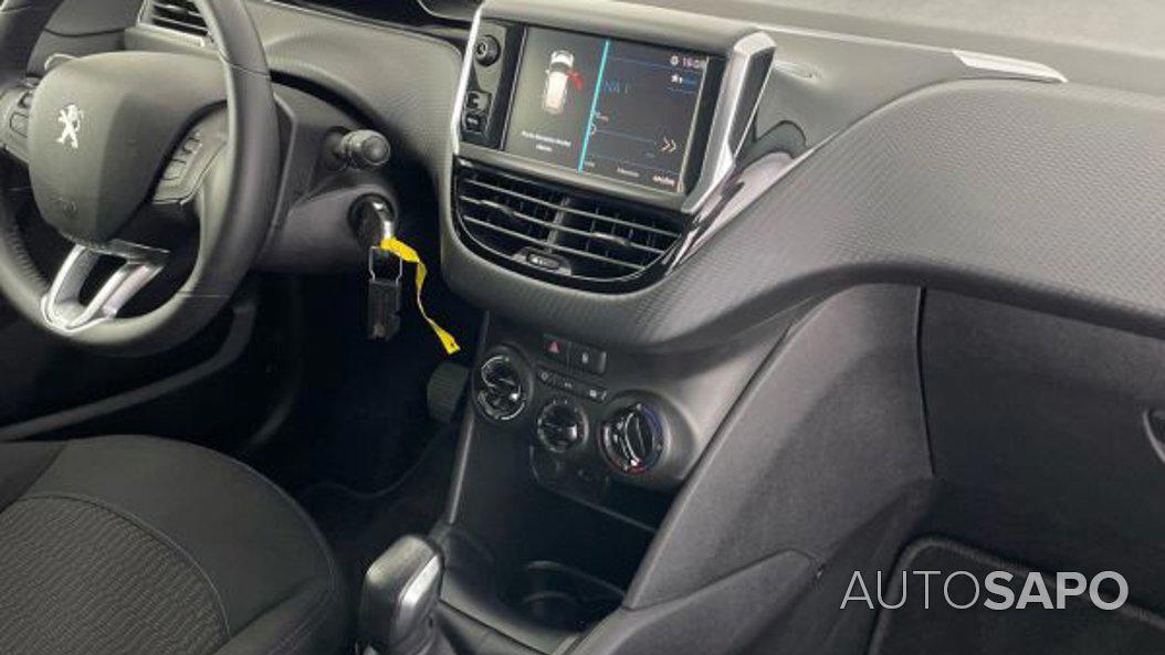 Peugeot 208 1.2 PureTech Style de 2018