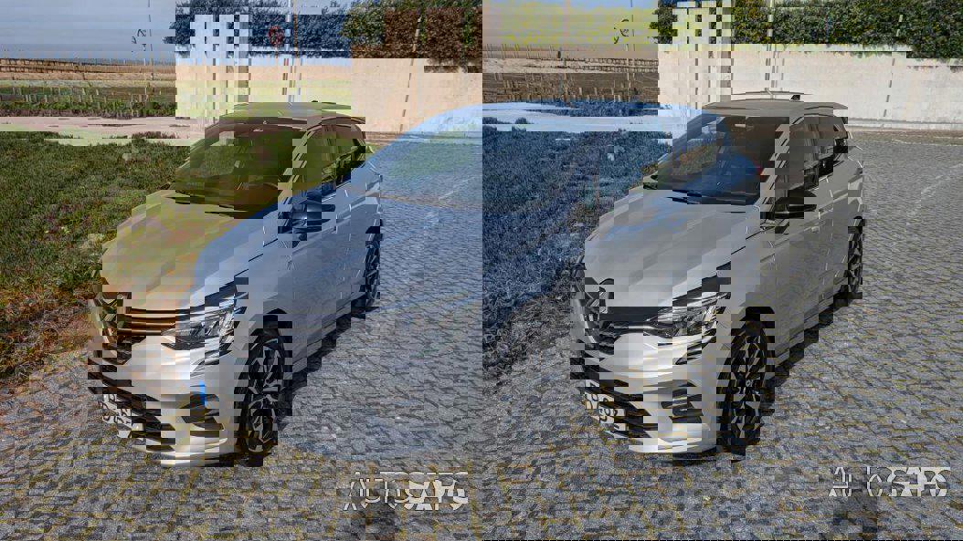 Renault Clio 1.6 E-Tech Intens de 2023