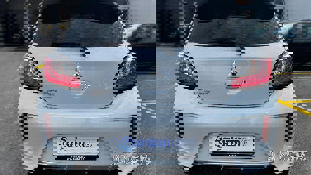 Mitsubishi Space Star de 2025