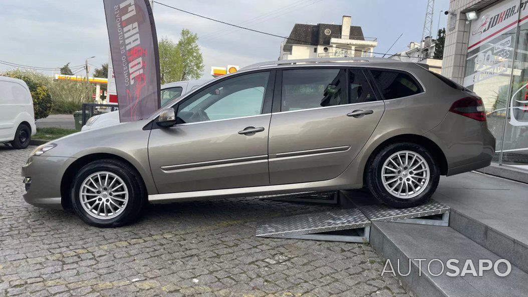 Renault Laguna B.1.5 dCi Dynamique S de 2011