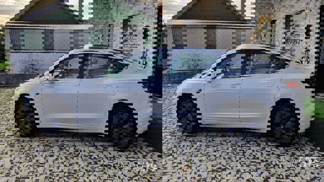 Tesla Model 3 Long-Range Dual Motor AWD de 2020