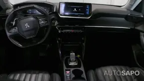 Peugeot 2008 1.2 PureTech Allure EAT8 de 2020