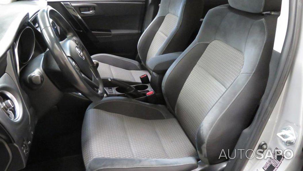 Toyota Auris 1.4 D-4D Comfort+P.Sport+Navi de 2018