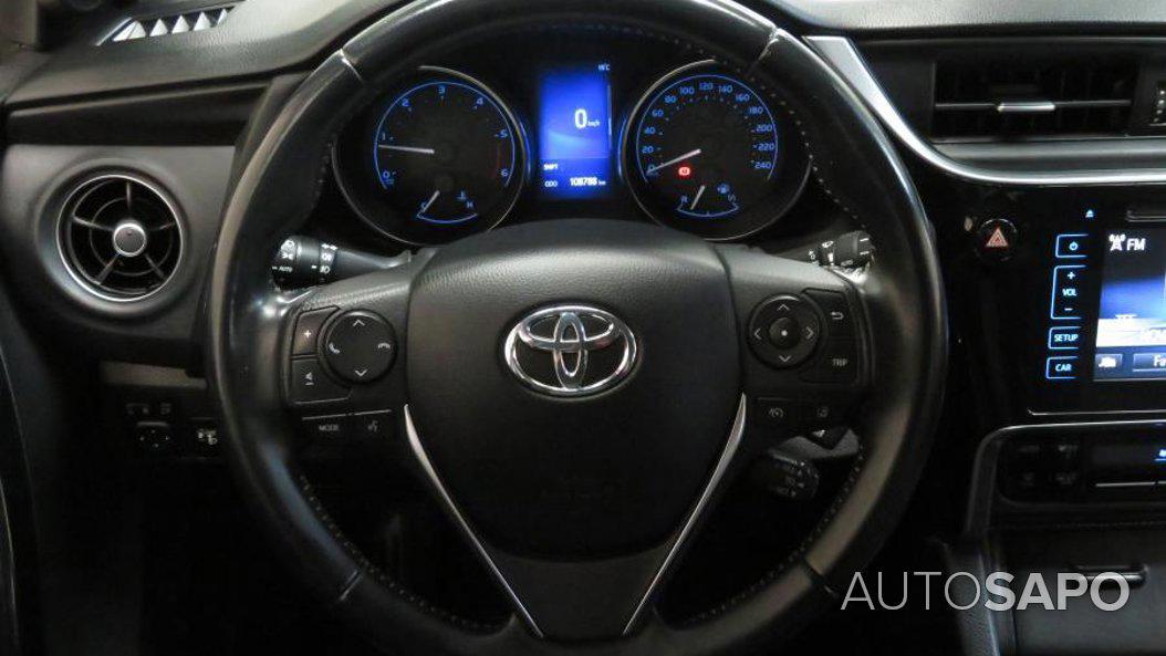 Toyota Auris 1.4 D-4D Comfort+P.Sport+Navi de 2018