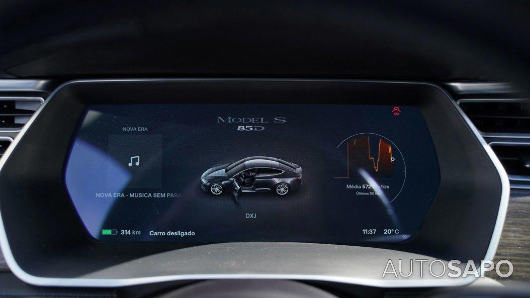 Tesla Model S 85D de 2015