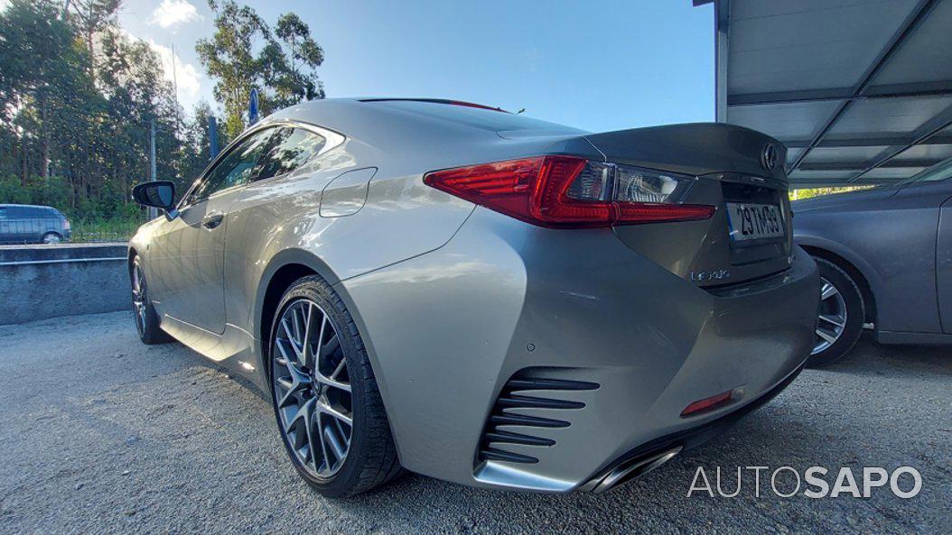 Lexus RC 300h F Sport + de 2017