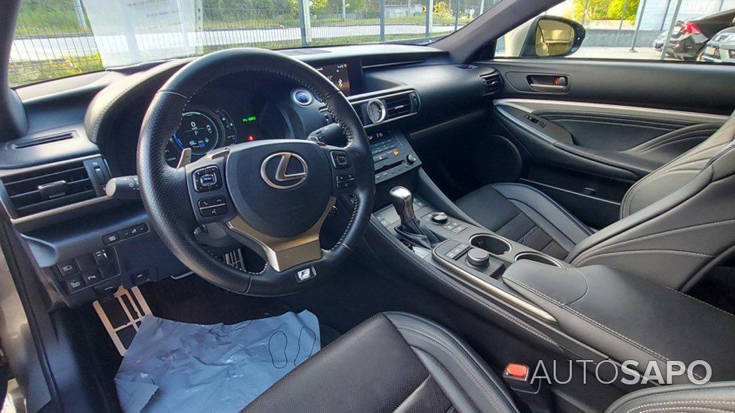 Lexus RC 300h F Sport + de 2017