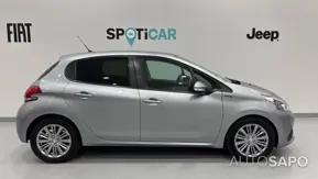 Peugeot 208 1.2 PureTech Life Signature de 2019