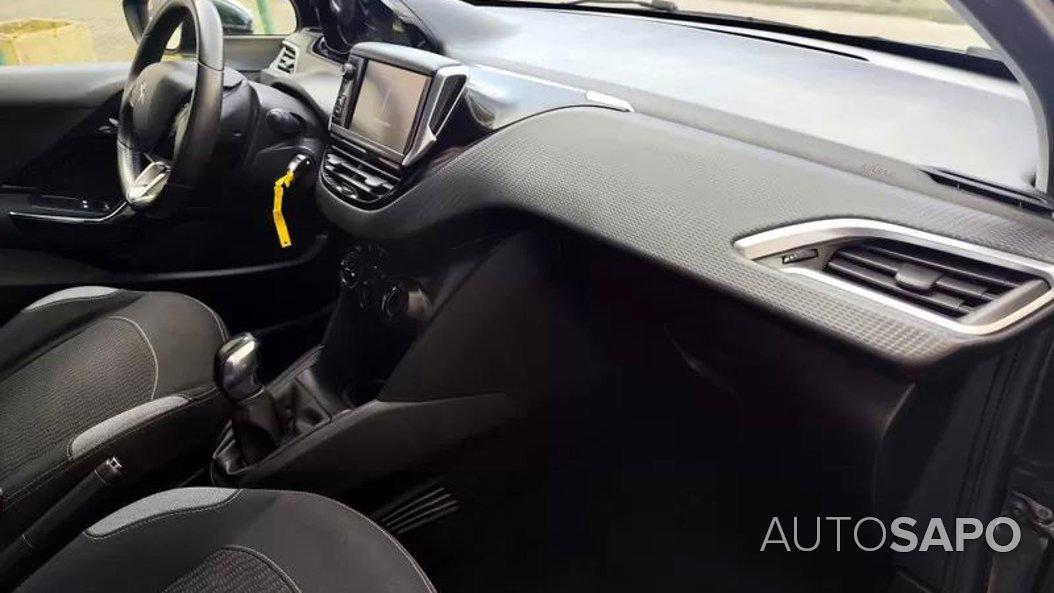 Peugeot 208 1.6 Blue HDI Style de 2016
