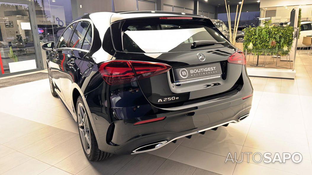 Mercedes-Benz Classe A 250 e AMG Line de 2024
