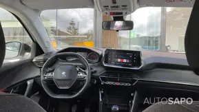 Peugeot 2008 1.2 PureTech Active de 2021
