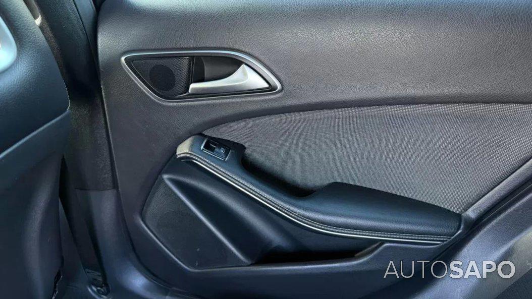 Mercedes-Benz Classe A 180 CDi Classic Auto. de 2015