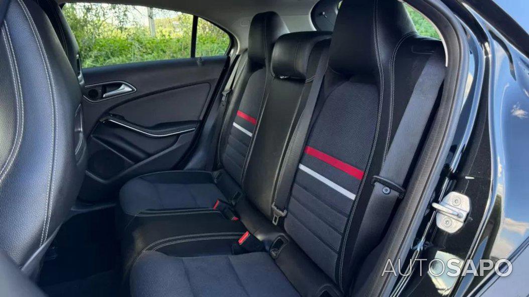 Mercedes-Benz Classe A 180 CDi Classic Auto. de 2015